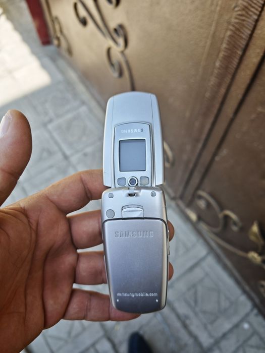 Самсунг SGH 710 идеал холатта