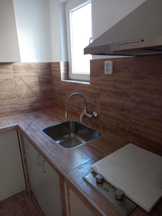 Дава се под наем Офис в Варна, Гръцка махала - 100 кв.м за 1100 € - Снимка #1