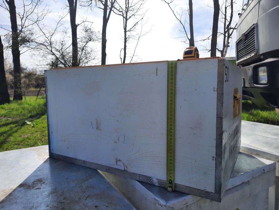 Cutii/lazi/stupi orizontali