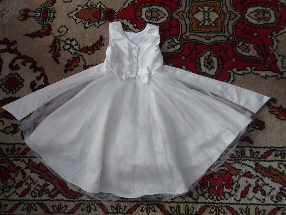 Vand rochie de ocazie fetita 1.