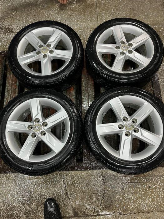 Камри диск  р17  оргинал  идиял с шинами