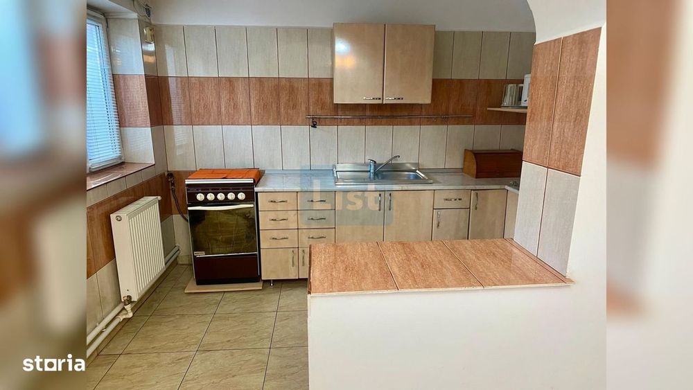 Casă 8 camere în Coiciu | 2 bucătării | 3 băi | Parcare 2-3 mașini