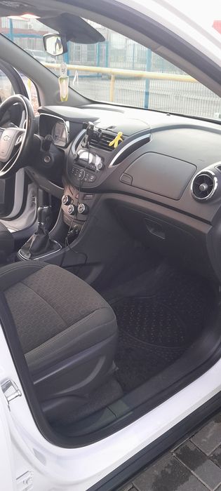 Vând Chevrolet Trax