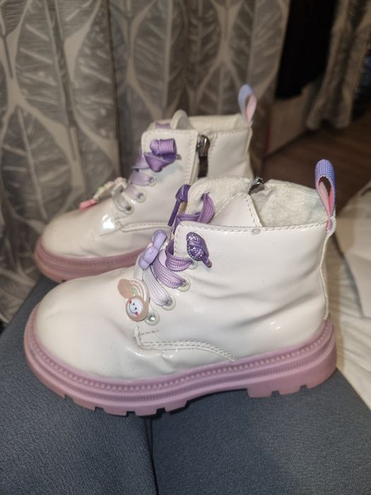 Ботинки 26, кроссовки 21