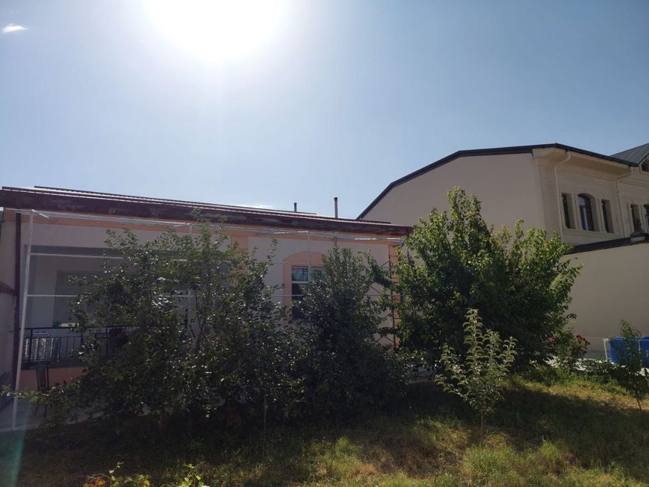 Продается коттедж 4 комнаты, 6 соток, с мебелью и со всеми удобствами.