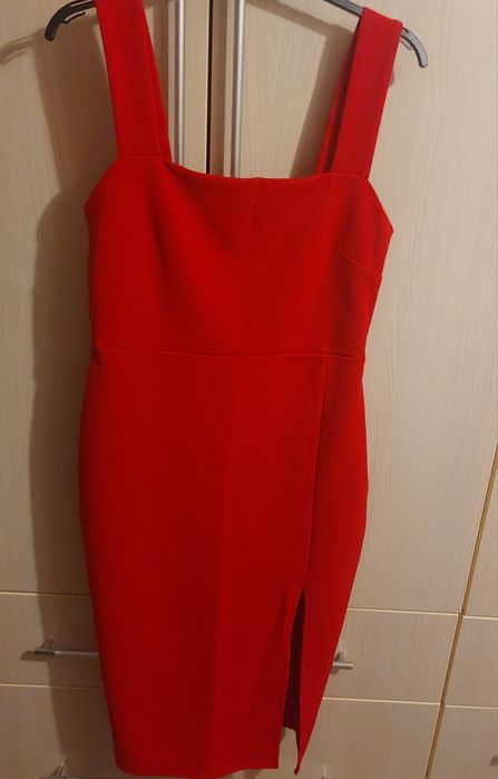 Rochie roșie Amisu