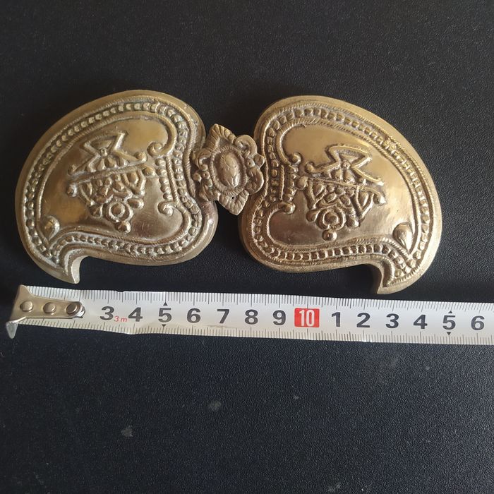 Автентични посребрени пафти