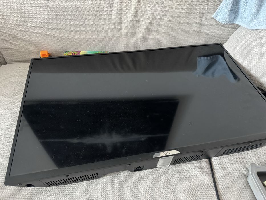 Продам телевизор Smart TV AVA