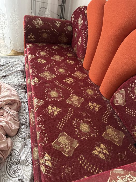 Диван в хорошем состоянии