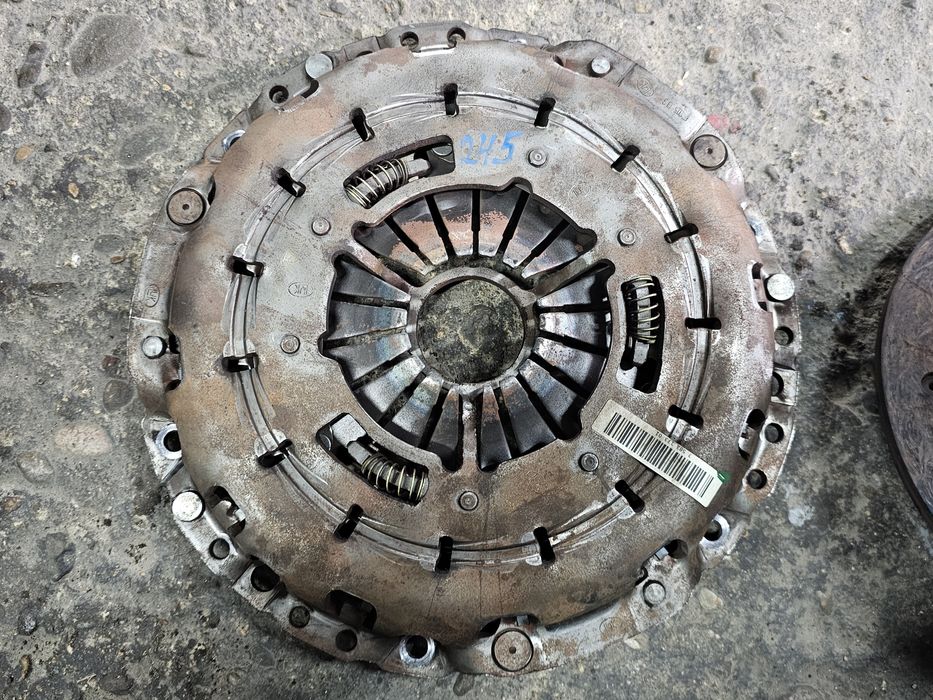 Маховик със съединител бмв 245кс n57 н57 330d 530d н57д30а