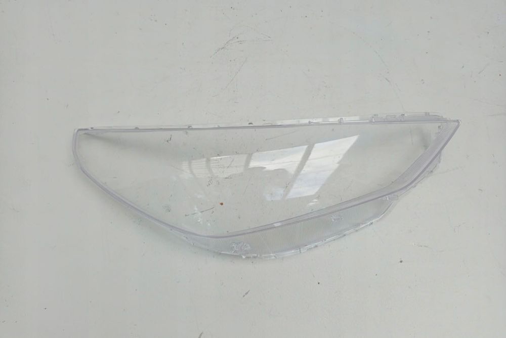 Стъкло за десен фар за Хюндай И30 3та генерация. Нов!