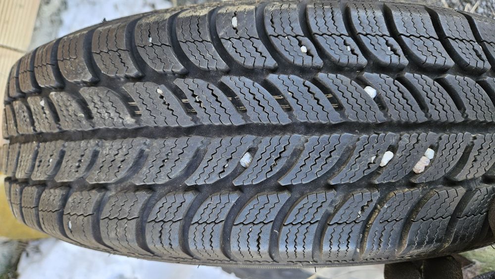 2бр гуми 165 70 14 сава