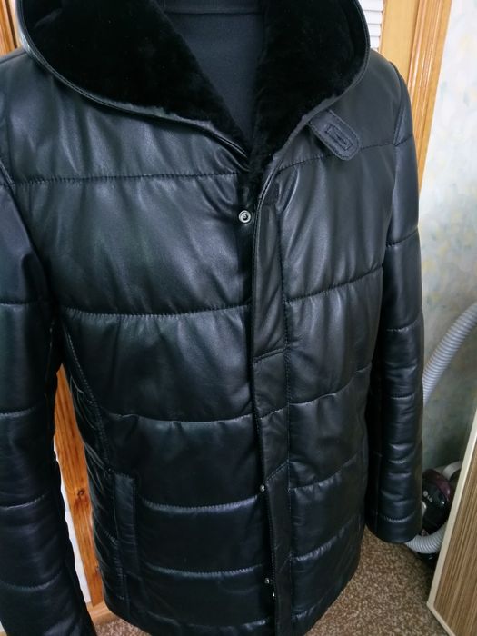 Продам кожаный пуховик 52разм