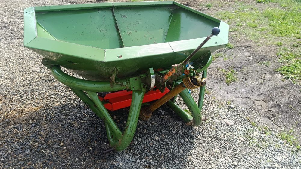 Vând diverse utilaje agricole