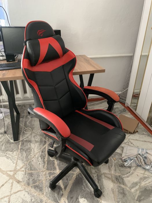 Игровой кресло и Стол