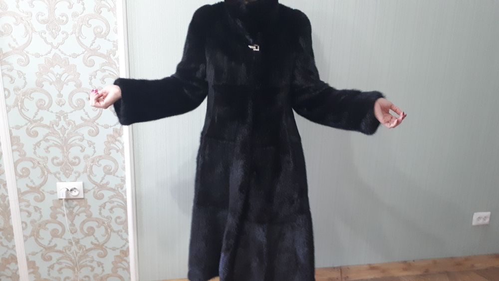 Продам норковую шубу.