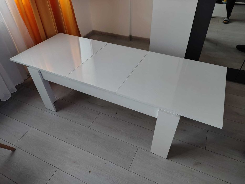 Masă de cafea extensibilă alb lucios – stare foarte bună