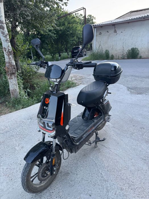 Motoskuter sotiladi