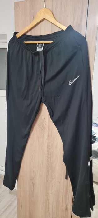 trening nike,mărimea M