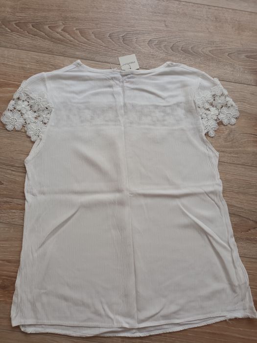 Нова бяла блуза с къс ръкав размер S