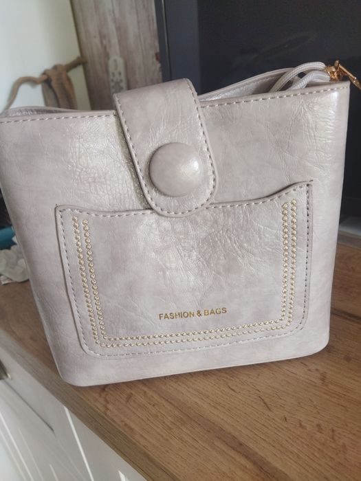 Дамска чанта - малка.