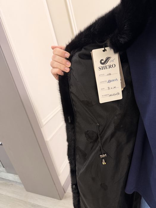 Продам шубу норковую новая