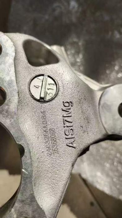 Цапфа для Шевроле Монза заднее левое колесо