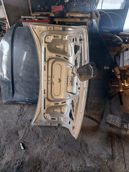 Крышка багажника А 8.