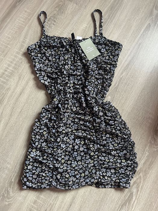 Рокля H&M НОВА с етикет
