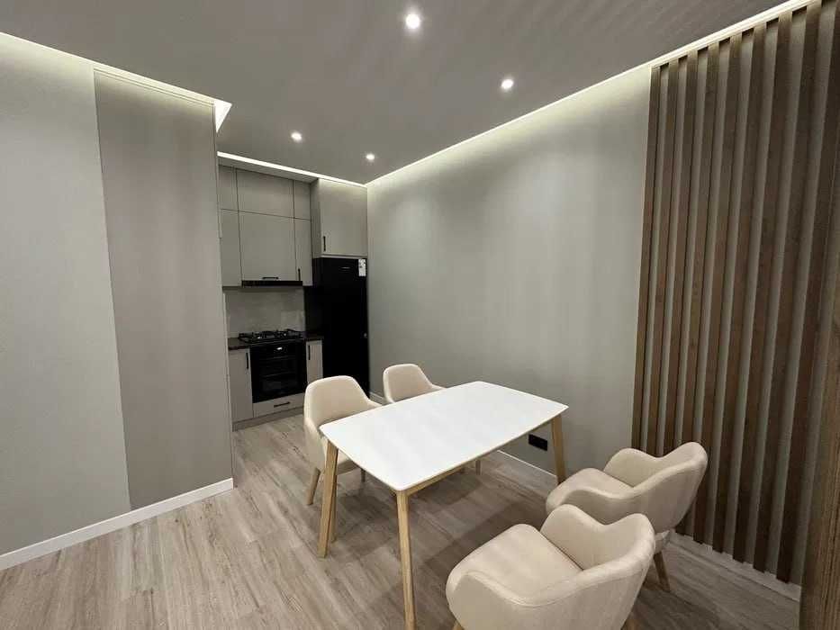 Лабзак новостройка 2/8\10, с арендатором