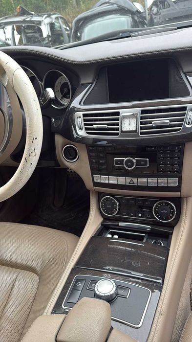 Dezmembrez Mercedes Benz CLS W218 350 CDI 2012