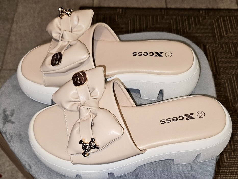 Дамски кожени чехли Xcess ,38номер,Нови.Цена 25лв..