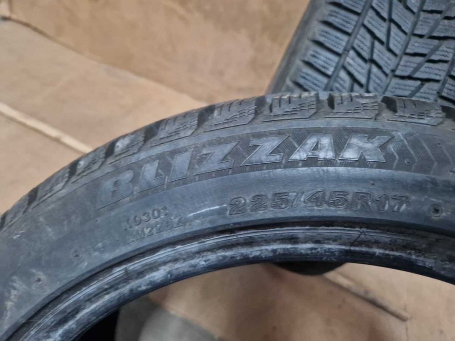 2 Bridgestone R17 225/45
зимни гуми Runflat 
DOT2218