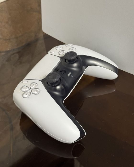 Продам PlayStation 5 fat