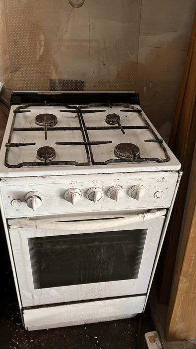 Продам плиту 4 комфорки