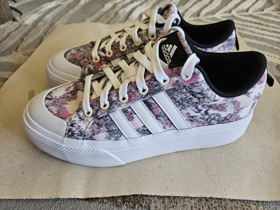 Кецове на Adidas