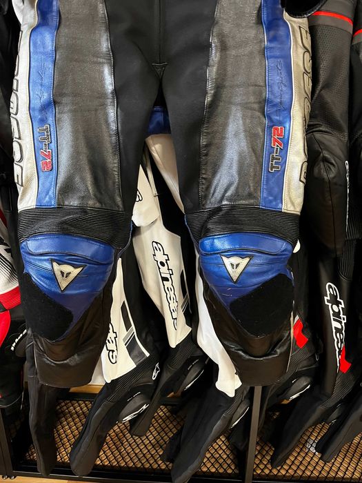 Кожен мото екип DAINESE D-TEC,размер 56-XL ,2 части , протектори