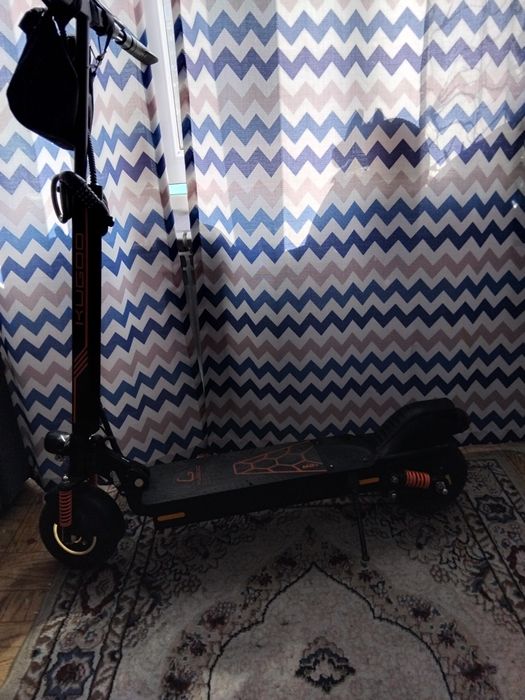 Продам электросамокат.