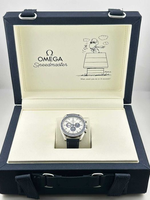 Наручные часы Omega Speedmaster Snoopy
