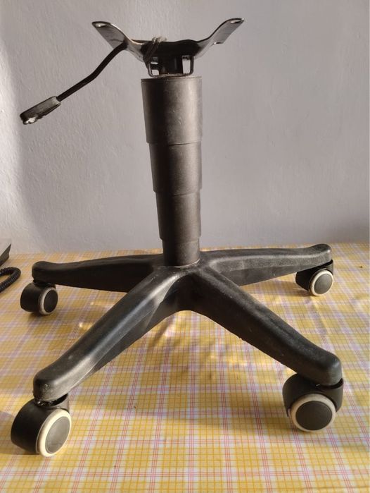 Продаётся компьютерное кресло