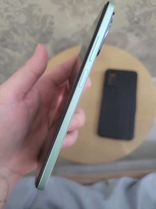 В идеале Redmi Note 12S 8/256 гб