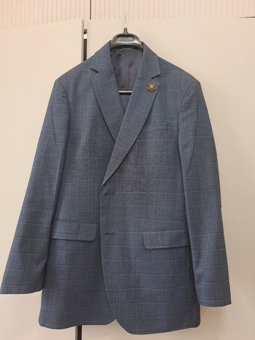 Костюм мужской...