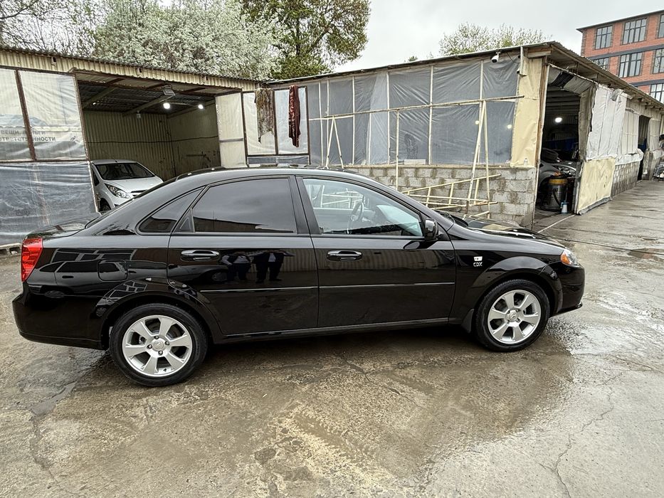 Продается черная Gentra 2023 автомат 3 позиция