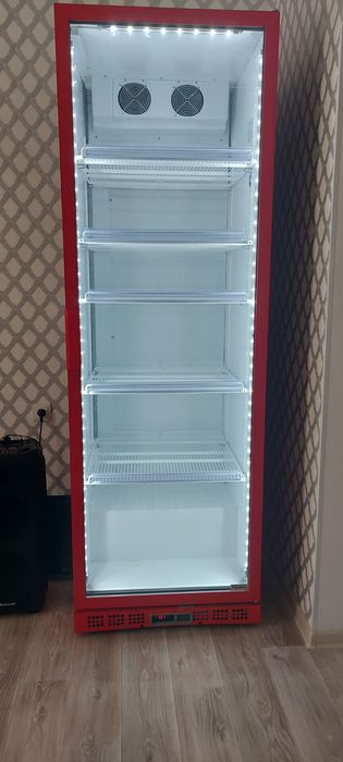 Ветринный холодильник