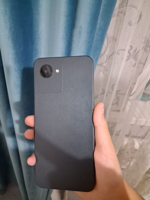 Телефон REAIME S30C.