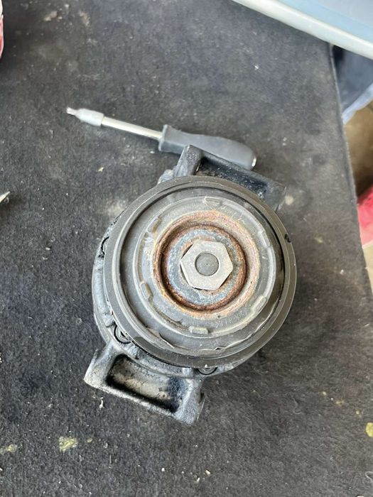 Климатичен компресор Mercedes W204 W212 W207 C204 C Class E 350 дизел