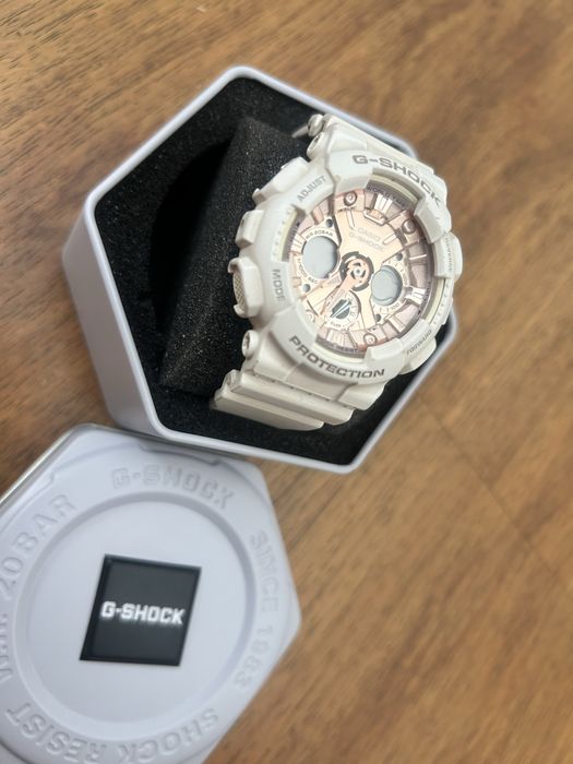 Продавам часовник Casio G-shock
