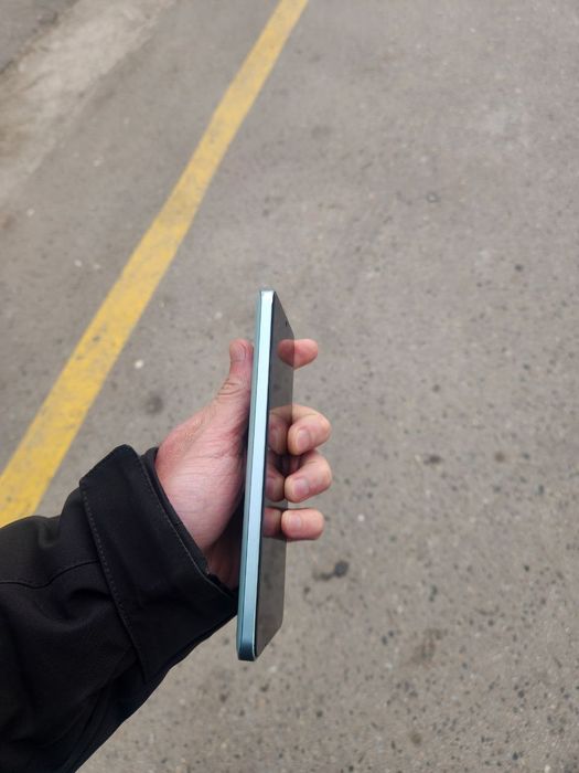 Xiaomi 13t pro 12/512 xolati yaxshi