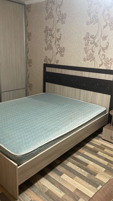 Б/у Двух спальная кровать