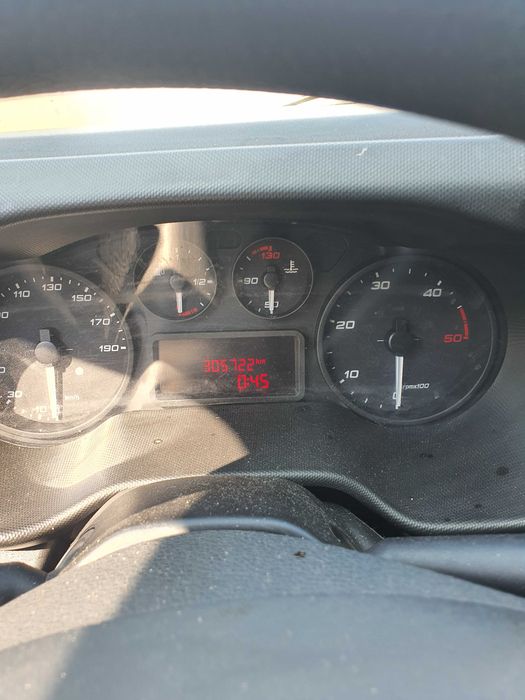 Autoutilitara Iveco Daily 35 C15 cu prelata